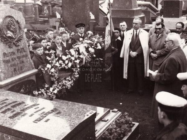 Rondleiding op begraafplaats 'Paster Pype'