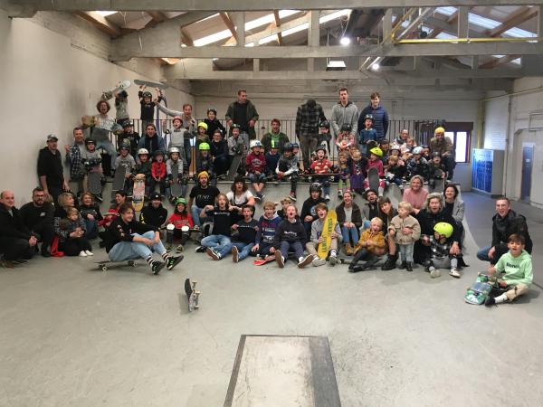 Skate- en Golfsurf kamp: Skatepark De Veiling & Inside Outside Surfclub Oostende