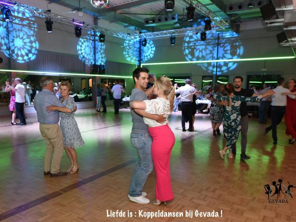 lessenreeks BACHATA