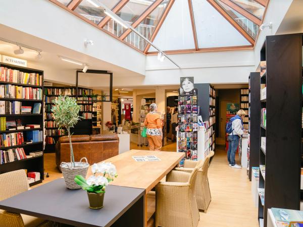 Corman ontvangt auteurs - Boekhandel Corman Oostende