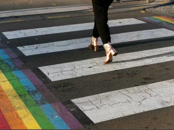 RAZ gaat mee :Verbindend wandelen doorheen de (H)LGBTQI+ geschiedenis