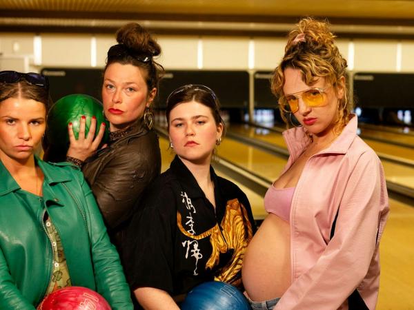 Bowling Buffalo - Daan Borloo, Lien Thys, Hanne Timmermans, Annelore Crollet & Kiana Port