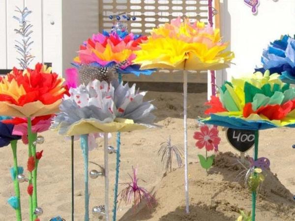 Crea - Bokaal met strandbloemen uit rietjes