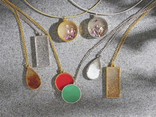 Workshop 'juwelen maken met hars'