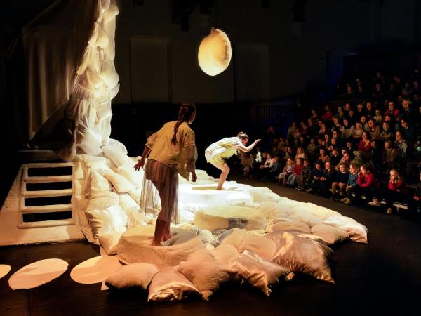 Familietheater - DESCHONECOMPANIE en Il Gardellino: JUPI