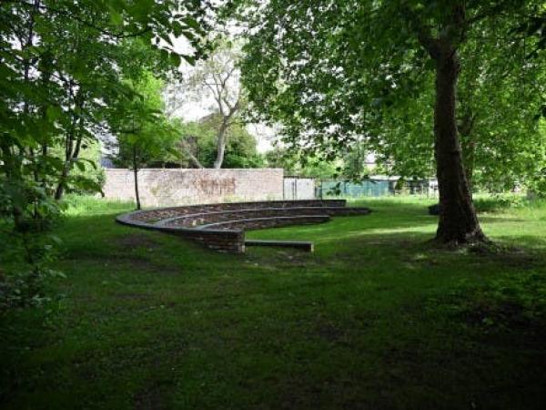 Ontdek de geschiedenis van het dr. E. Defeverpark