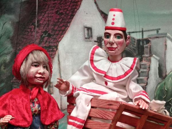 Poppentheater Pedrolino: Roodkapje en de wolf
