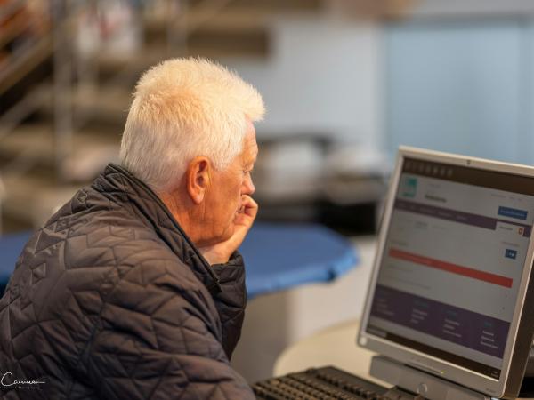 Digitaal mee: Wegwijs in de overheid
