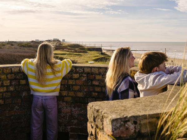Schatten van Vlieg in Atlantikwall Raversyde