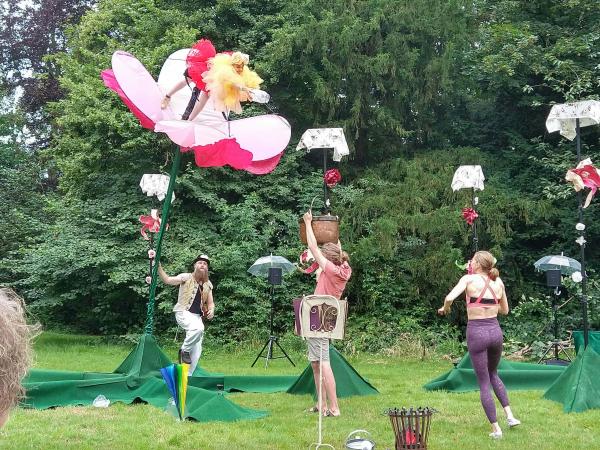 SOS Pioen! - Fairy in Boots X Vilja Productions