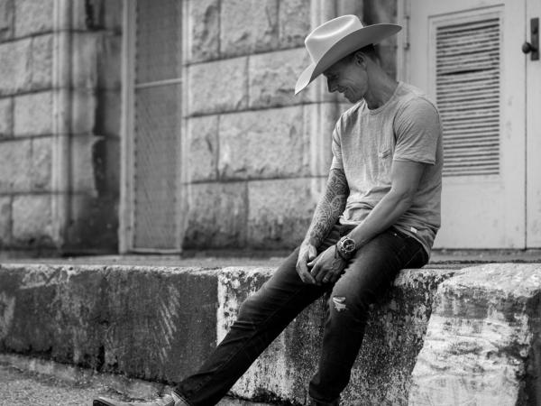 Coming home - Sam Bettens