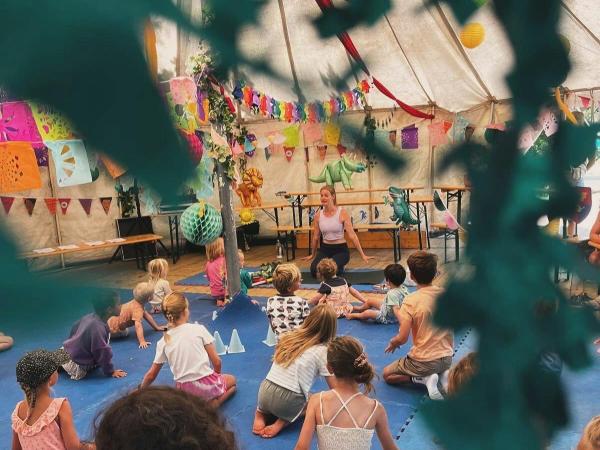 Kinderyoga: Post van de zee - lalune yoga